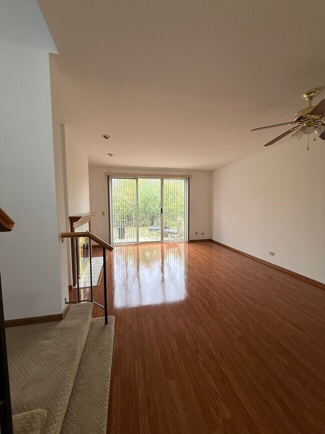 Foto del edificio - 545 Peebles Ct