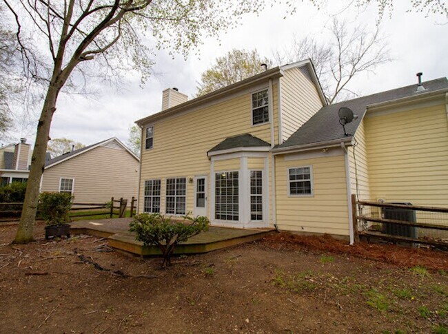 Building Photo - Desirable Home in Charlotte!
