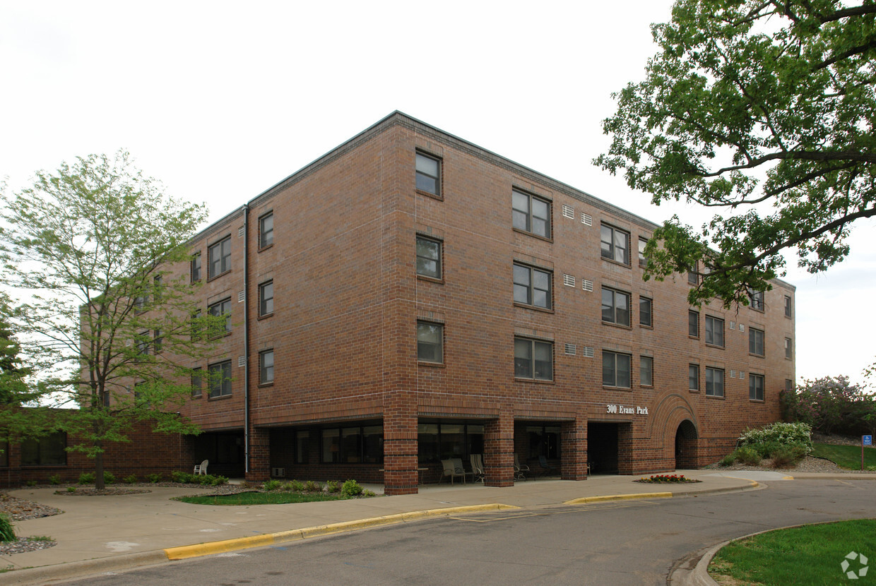 Elk River Apartments