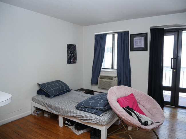Photo - 1039 Commonwealth Ave Townhome