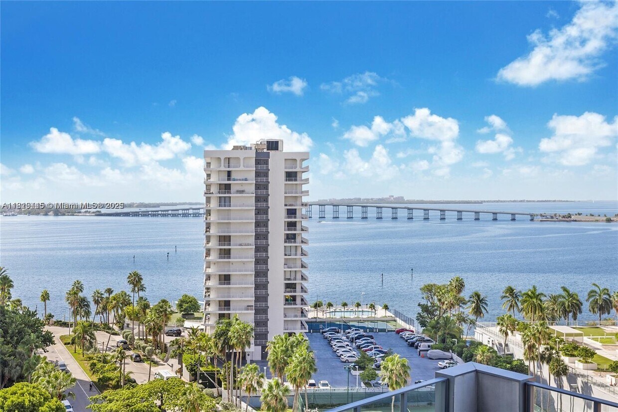 Primary Photo - 1451 Brickell Ave