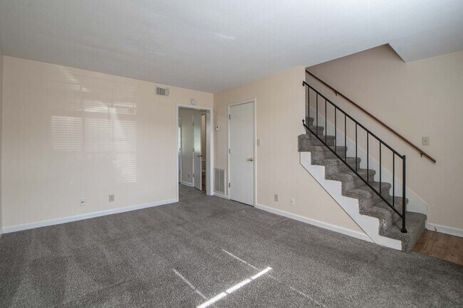 Building Photo - 371-3 Peabody Drive