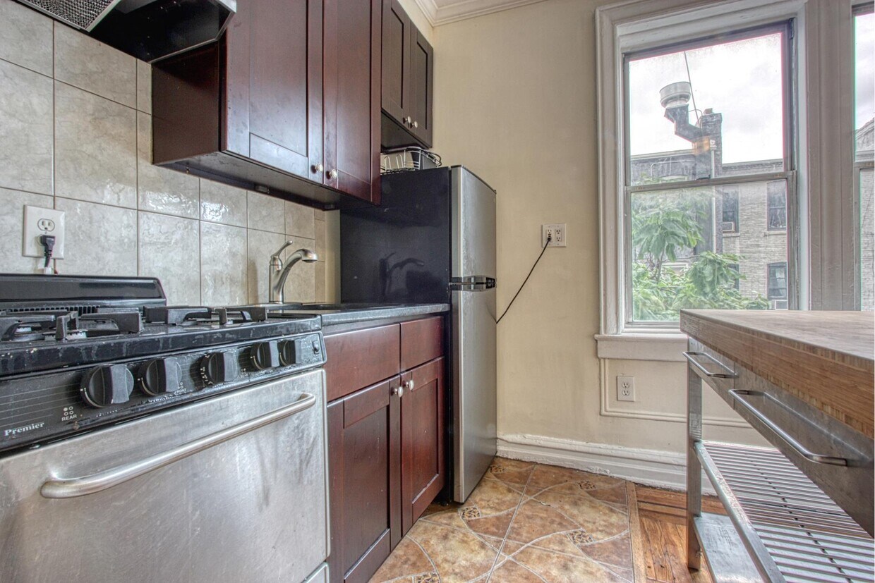 377 Argyle Rd Unit 2D, Brooklyn, NY 11218 Condo for Rent in Brooklyn, NY