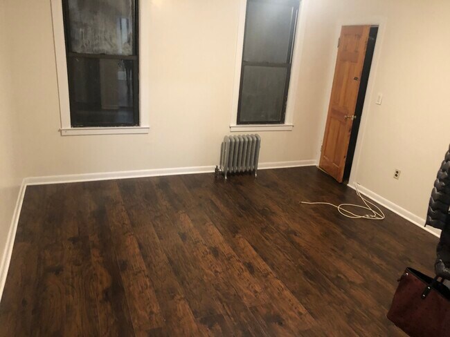 Building Photo - 94 Wyona St