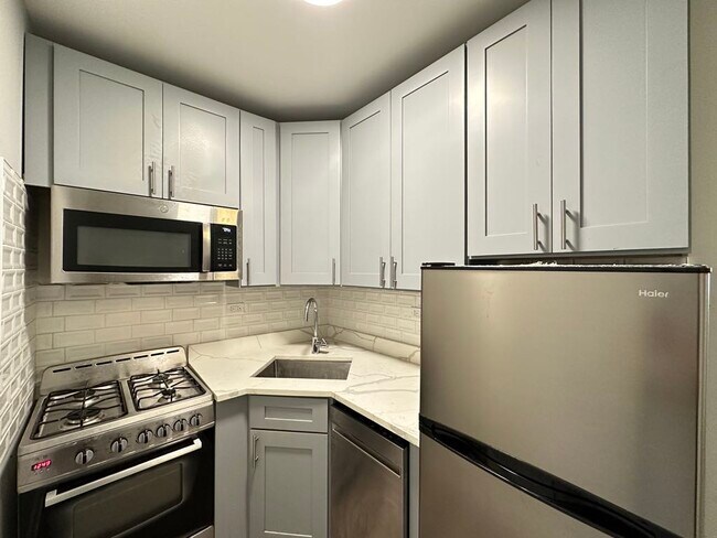 Foto del edificio - 510 W Belmont Ave