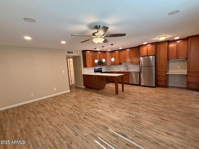 Foto del edificio - 5525 E Thomas Rd