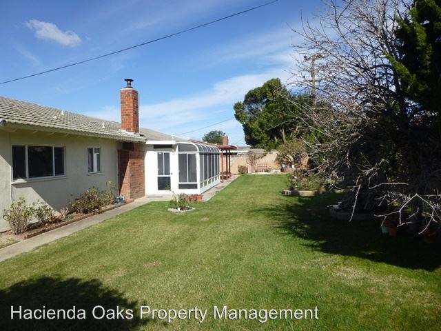 Foto del edificio - 3228 Arbor Ln
