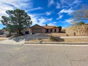 Building Photo - 7605 Iroquois Dr