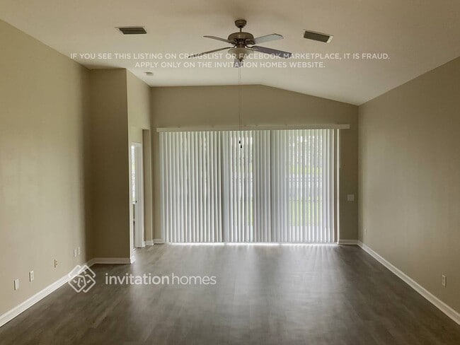 Foto del edificio - 9919 59th St E