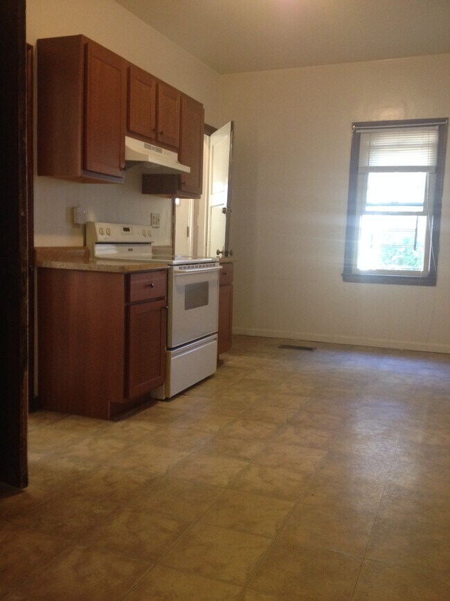 Foto del edificio - 2570 N Newhall St