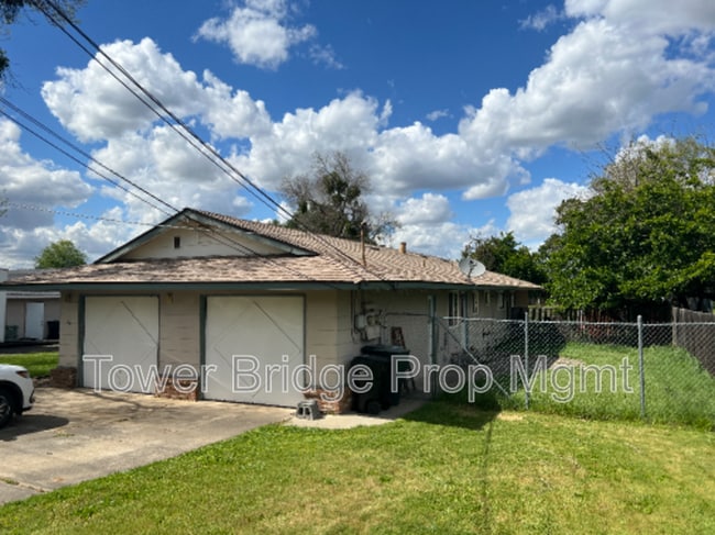 Building Photo - 8935 Leedy Ln