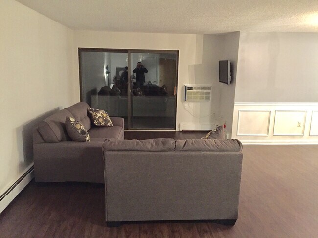 Building Photo - 100 Oxbow Dr