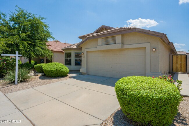 Building Photo - 3827 E Monona Dr