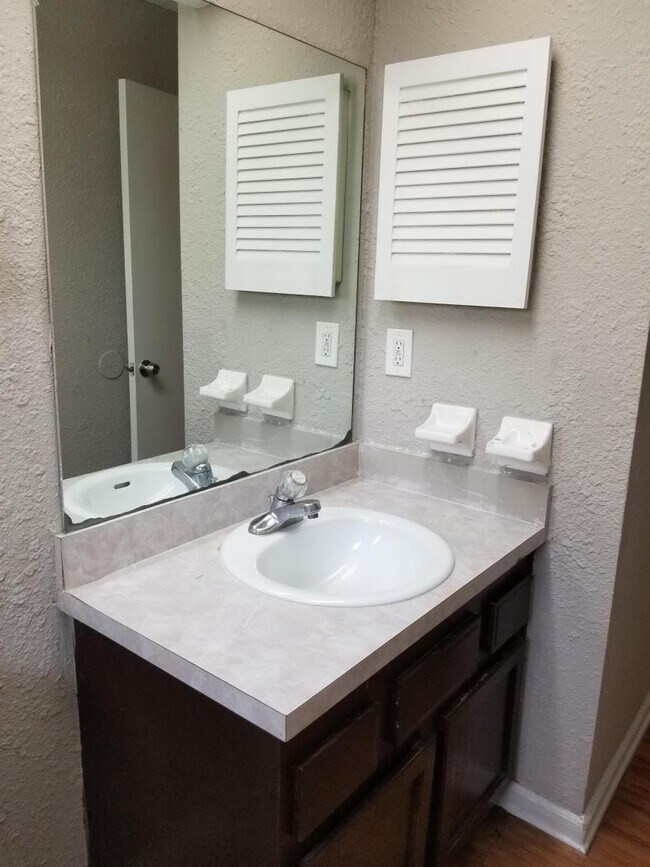 Foto del edificio - 3 bedroom in Jacksonville FL 32218