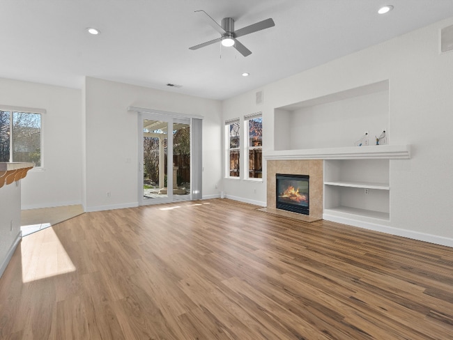 Foto del edificio - 1730 Glen Cove Ct