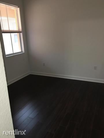 Building Photo - 2130 Shoma Dr