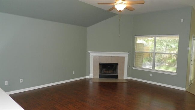 Foto del edificio - 613 Hickory Run Dr