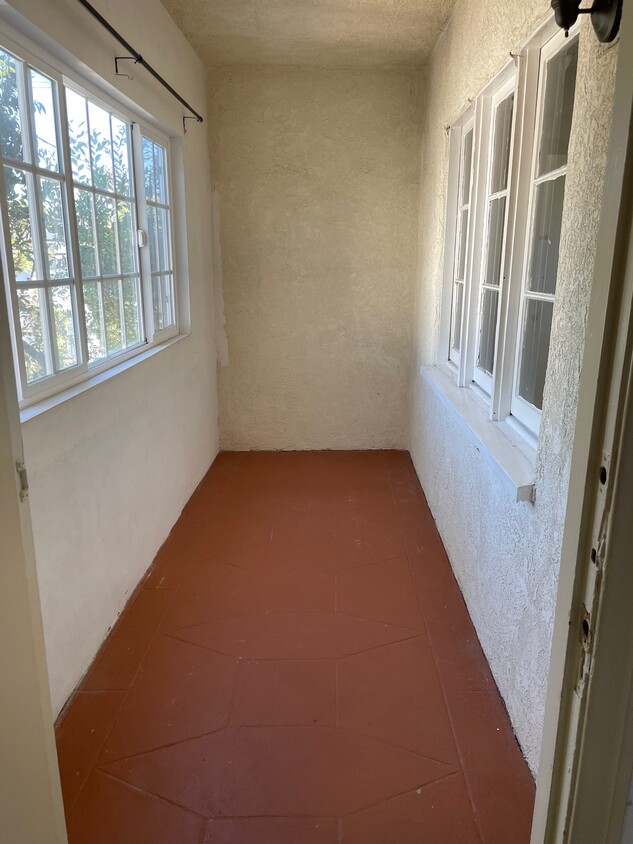 office - 1203 S Sycamore Ave