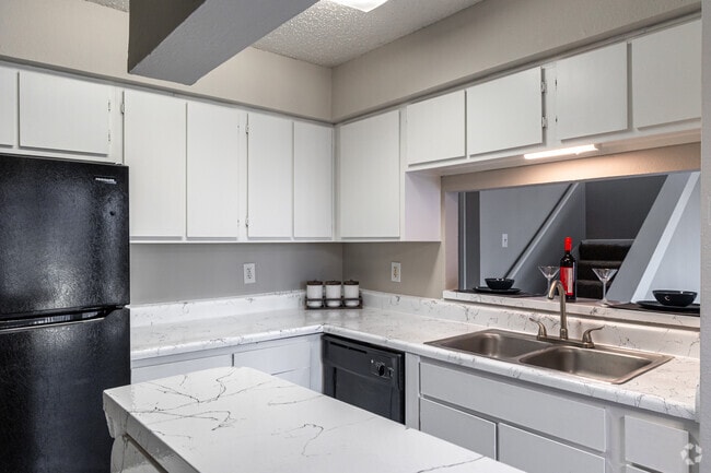 Interior Photo - Greentree