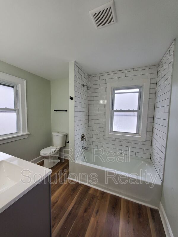 Building Photo - 1384 E 23rd Ave