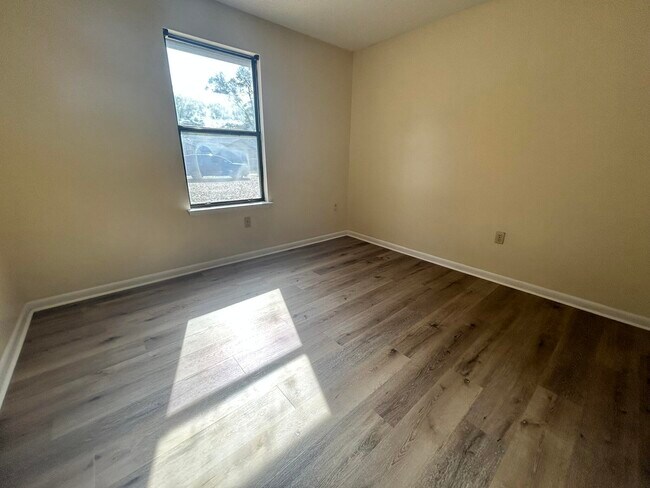 Foto del edificio - 216 Edgewood Pl