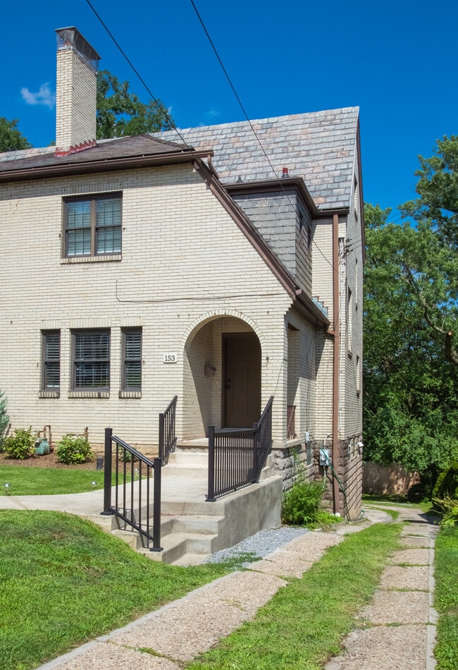 Building Photo - 153 Morrison Dr