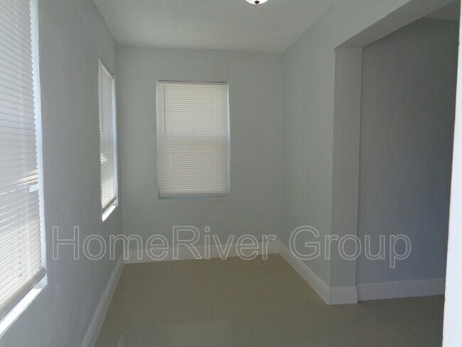 Foto del edificio - 500 NW 9th Ave
