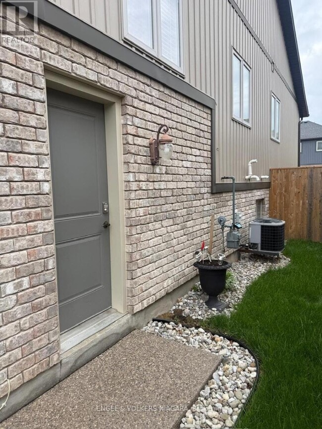 Building Photo - 9285 Eagle Ridge Drive