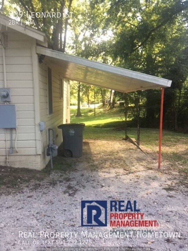 Building Photo - 2 BEDROOM/1 BATH HOUSE AVAILABLE IN HOT SP...
