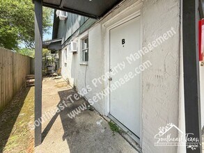 Building Photo - 615 Adams St