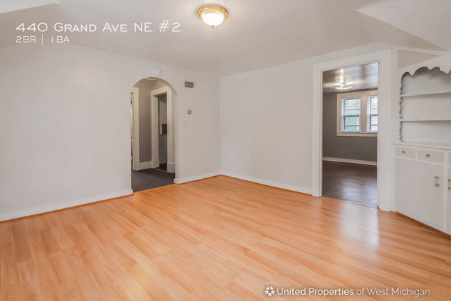 Building Photo - 440 Grand Ave NE
