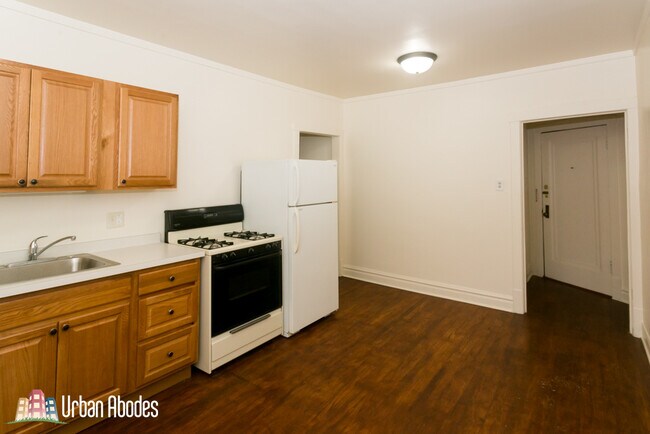 Building Photo - 4311 N Francisco Ave