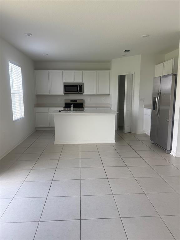 Foto del edificio - 2434 McKinley Dr