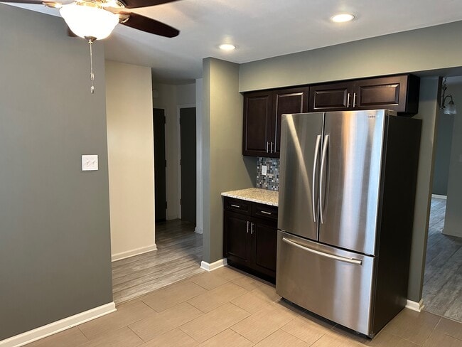 Kitchen - 50 Blue Jay Dr