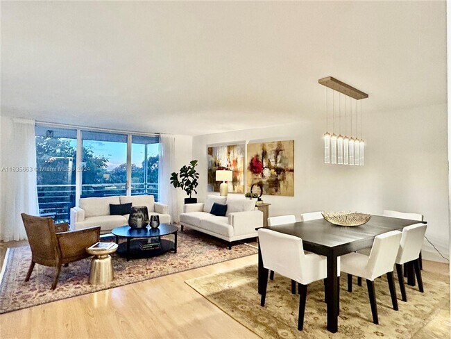 Foto del edificio - 535 Oaks Dr