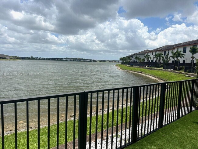 Foto del edificio - 15965 NW 91st Ct