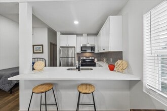 Building Photo - 1224 Welch St