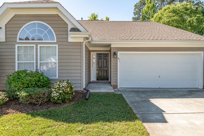 Building Photo - Spacious Single Family Home: Available Now