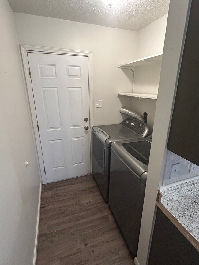 Foto del edificio - 3609 Barry Ave