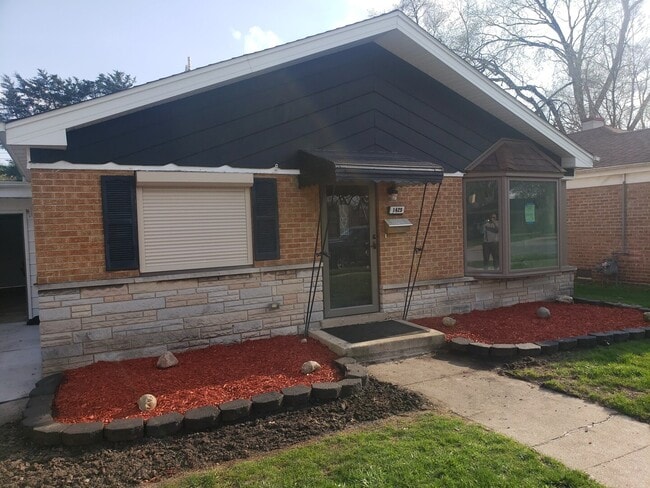 Building Photo - 1429 Kasten Dr