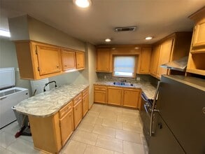 Building Photo - 1311 Elton St Building Photo - 1311 Elton St