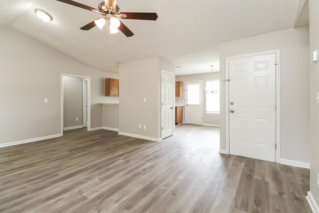 Building Photo - 301 J C Ct