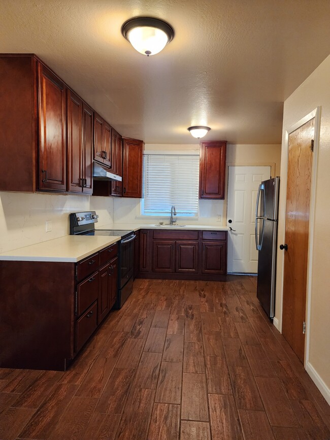 Kitchen - 2945 Irving St