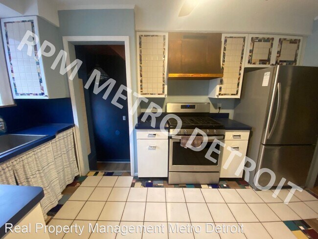 Building Photo - 3 br, 2.5 bath House - 1705 W Farnum Ave