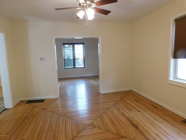 Foto del edificio - 261 Wright Ave