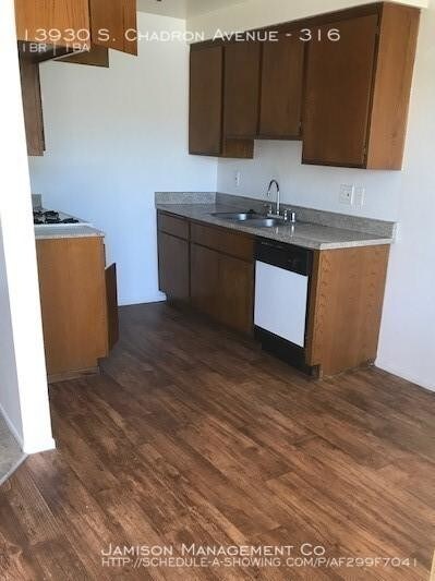 Building Photo - 1 bedroom in Hawthorne CA 90250