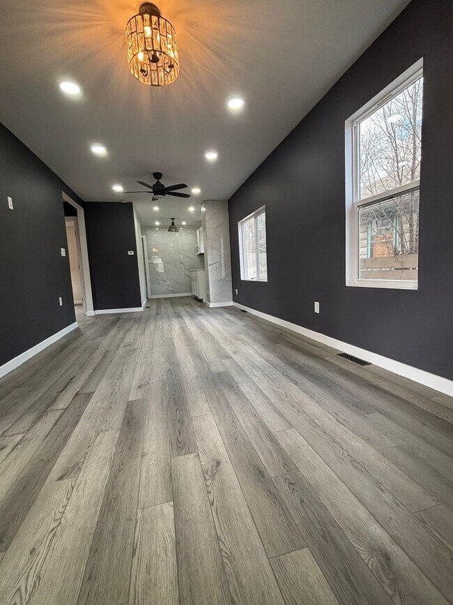 Foto del edificio - Charming 3-Bedroom Home with Updated Features – Room to Live and Grow