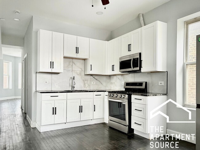 Photo - 3539 W Grenshaw St Apartment