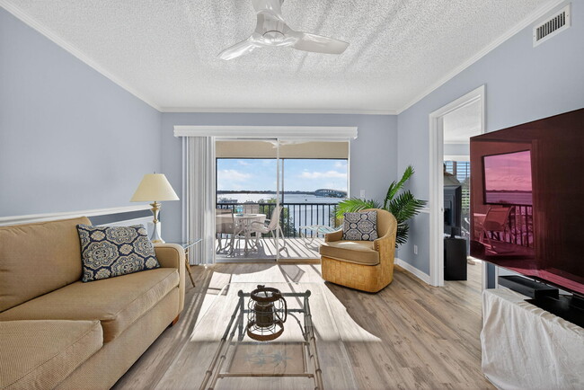 Foto del edificio - 390 NE Edgewater Dr