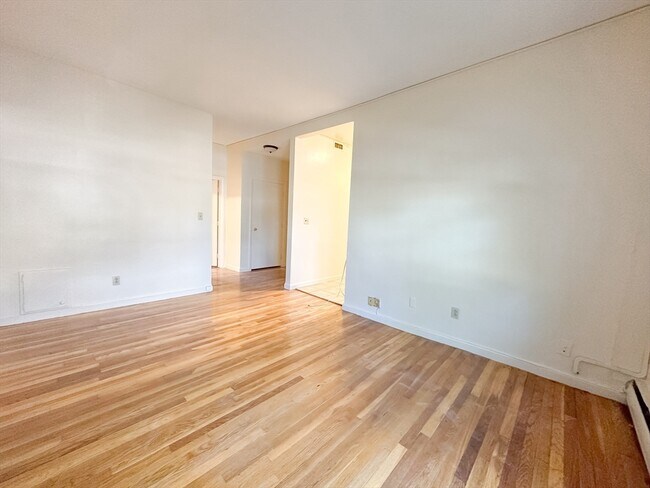 Building Photo - 1254 Commonwealth Ave